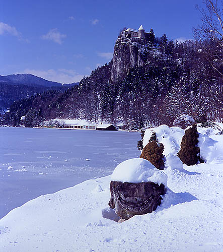 The Kingdom of Caraklein Bled_lake_winter